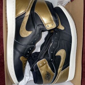 Air jordan 1 high OG metallic gold